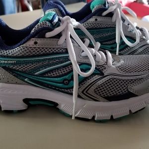 Saucony cohesion grid 9 size 6